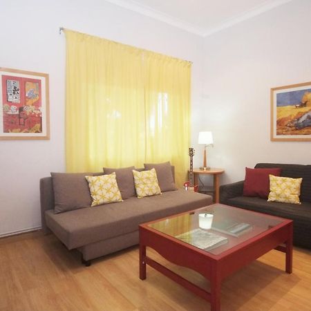 Lovely Apartment At Park Gueell Barcelona Bagian luar foto