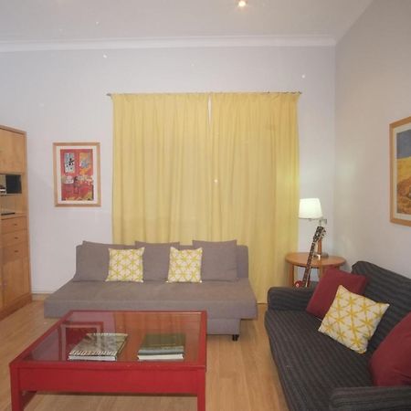 Lovely Apartment At Park Gueell Barcelona Bagian luar foto