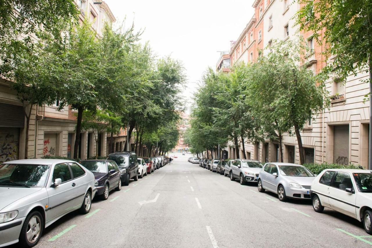 Lovely Apartment At Park Gueell Barcelona Bagian luar foto