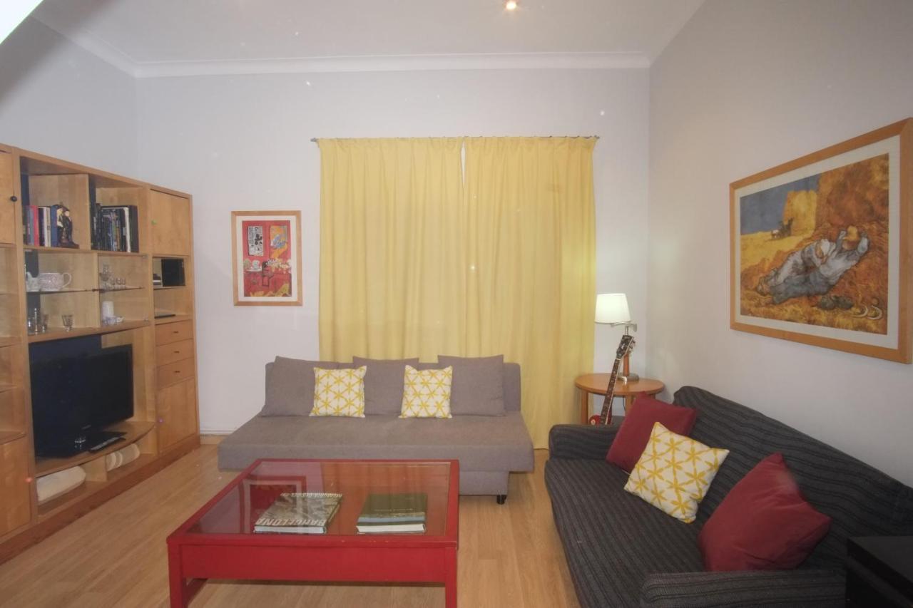 Lovely Apartment At Park Gueell Barcelona Bagian luar foto