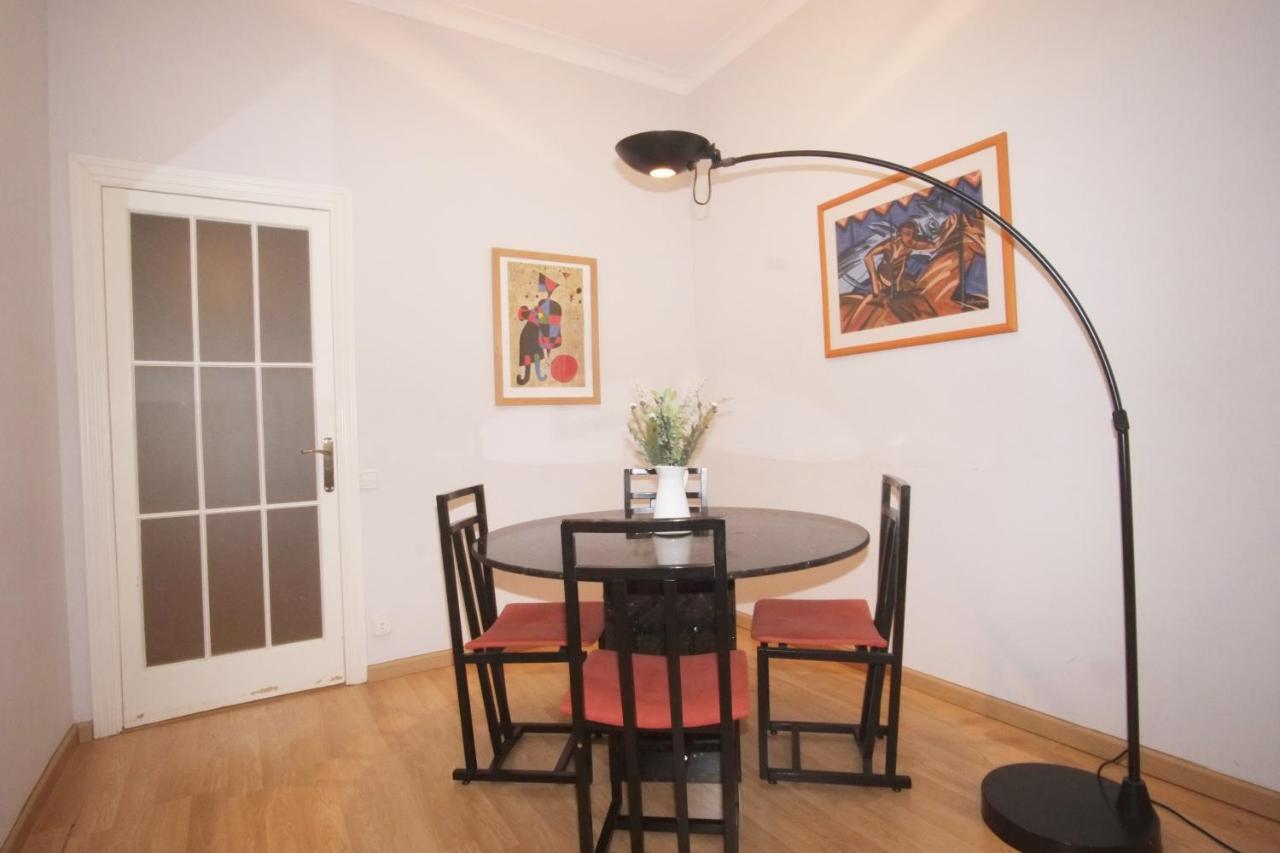 Lovely Apartment At Park Gueell Barcelona Bagian luar foto