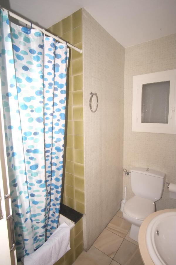 Lovely Apartment At Park Gueell Barcelona Bagian luar foto