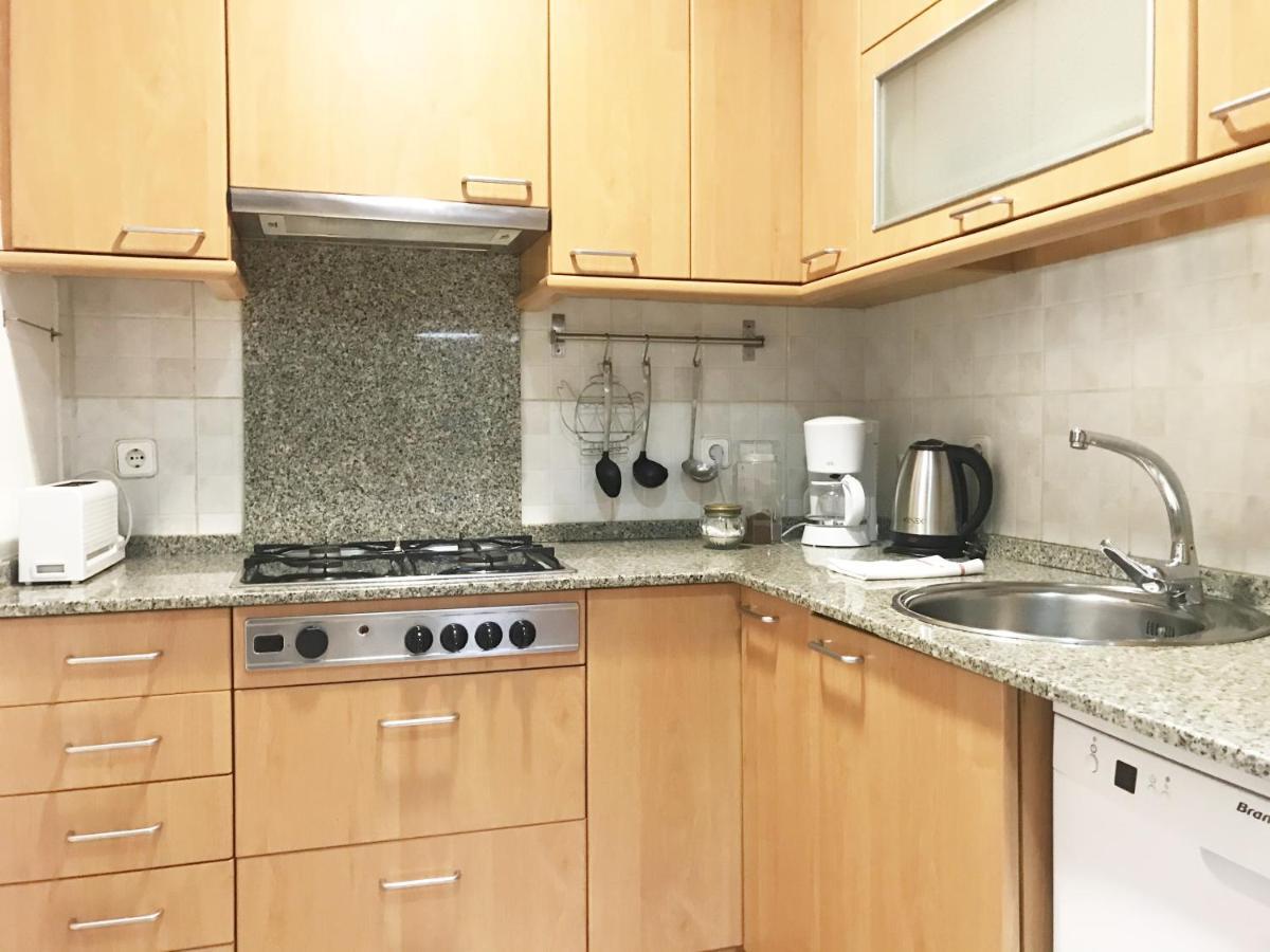 Lovely Apartment At Park Gueell Barcelona Bagian luar foto